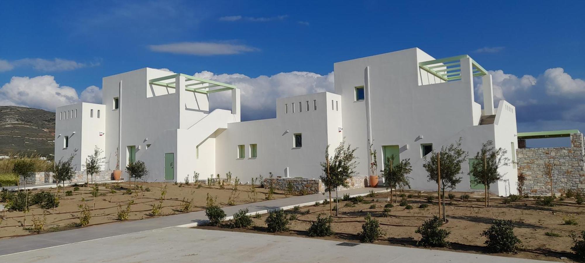 Villa Plioni & *