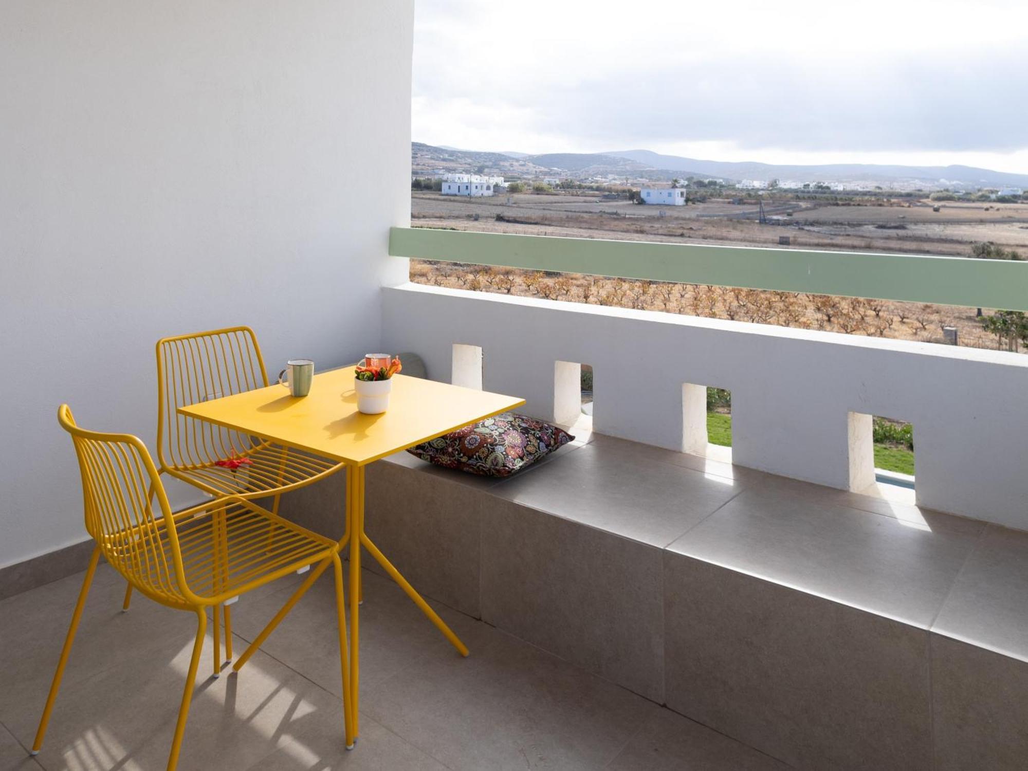 Villa Plioni & *