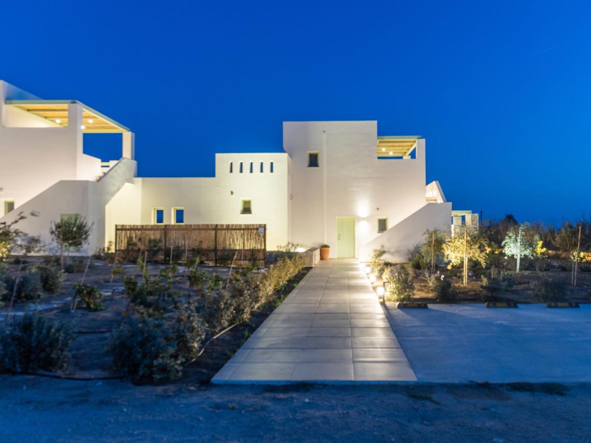 Plioni & Villa Mikri Vigla
